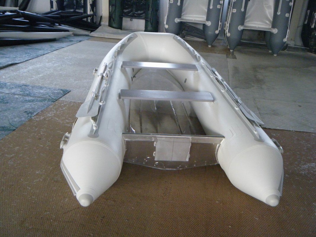 Clear Bottom Boat With Transparent PE Bottom , 360cm V Shape Glass