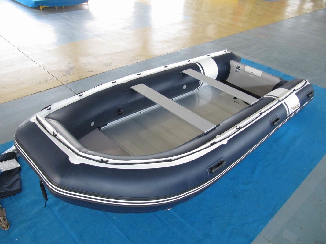 PVC 470cm inflatable dinghy Easy Take Against Abrasion With Foot Pump