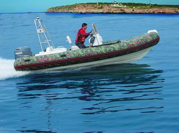 China Custom Design Inflatable Rib Boat 580 Cm 6 Person Inflatable Boat With Motor supplier