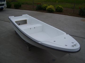 FRP 4.2m Sport Fishing Boats , Single 14 Ft Fiberglass Boat For Entertainment supplier